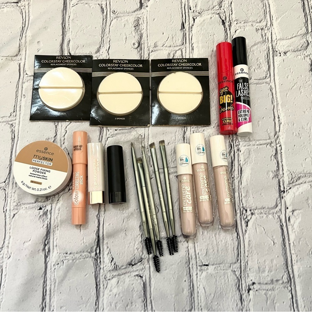 NEW BUNDLE OF MAKE UP